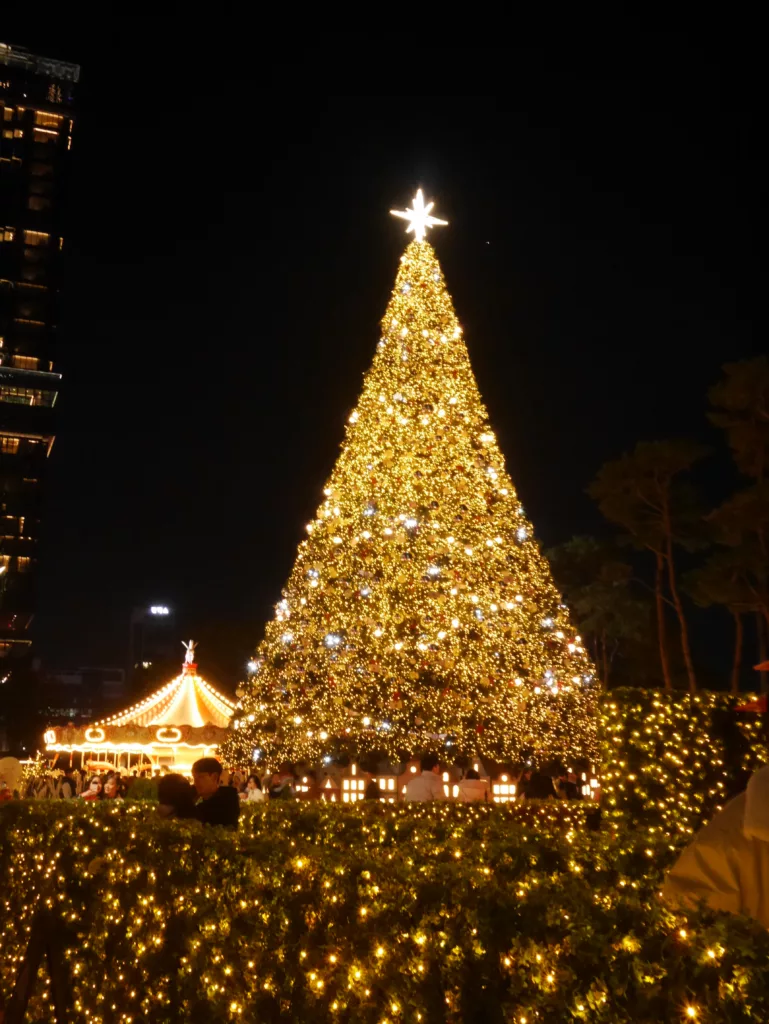 world tower christmas tree